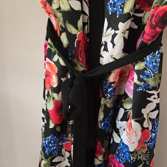 Oscar de la Renta Pink Label Floral Robe Size Medium. - Picture 3 of 10